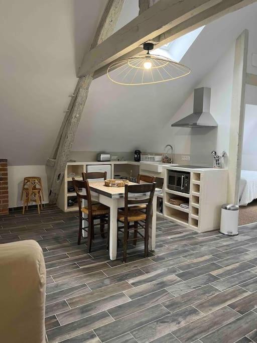 Sejour De Charme Au Boheme Apartment Amboise Exterior photo